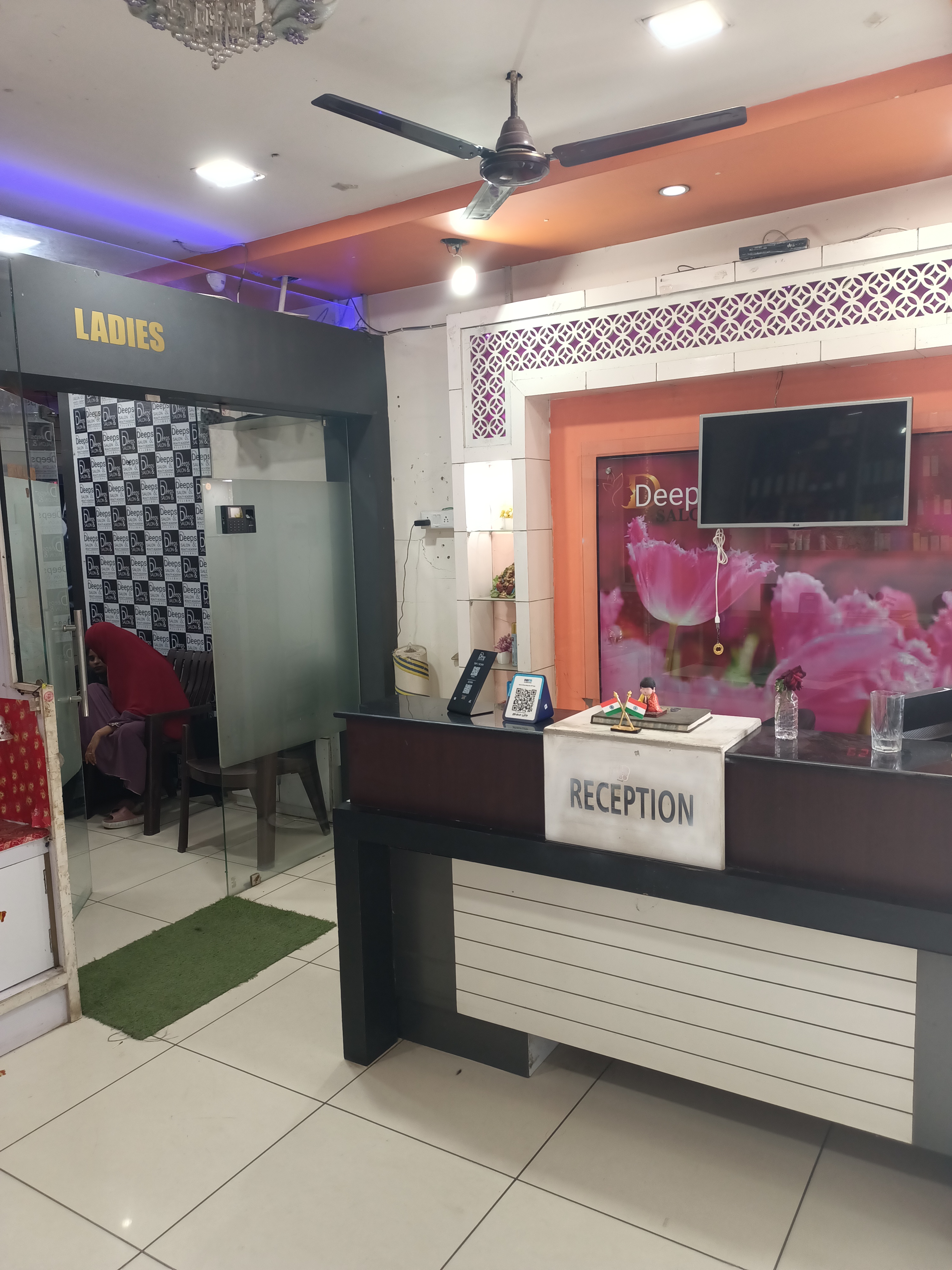 Deeps Salon And Beauty Academy